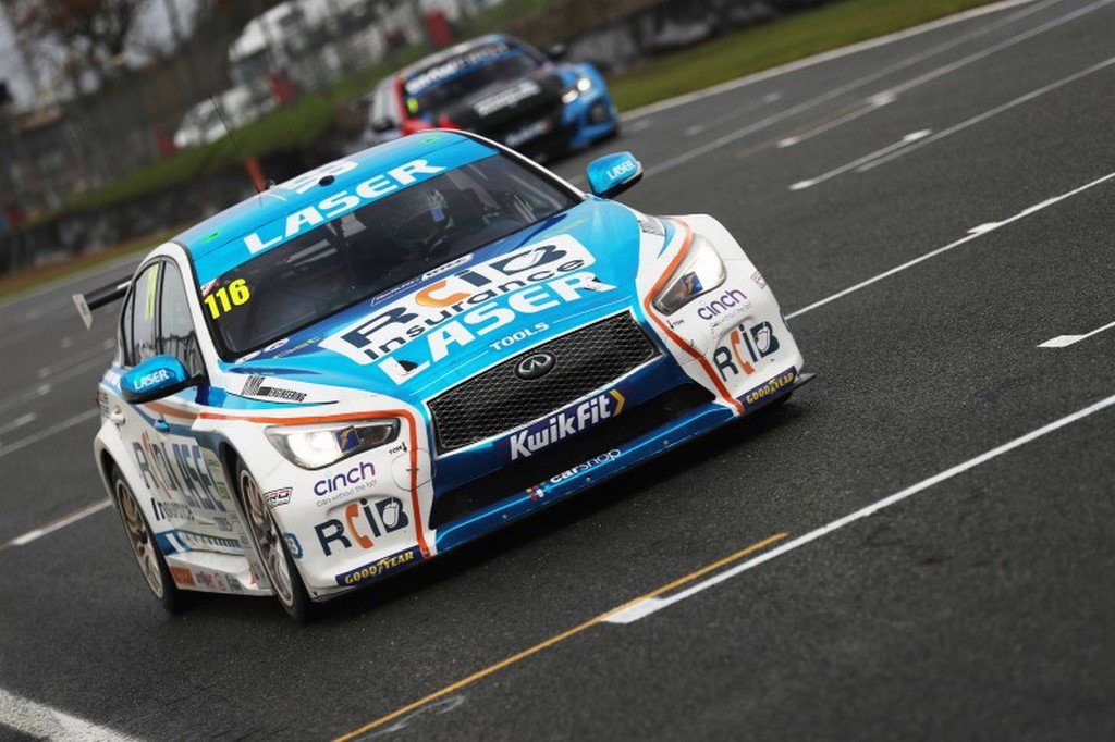 BTCC Brands Hatch: Toyota's Ingram snatches final BTCC pole of 2020
